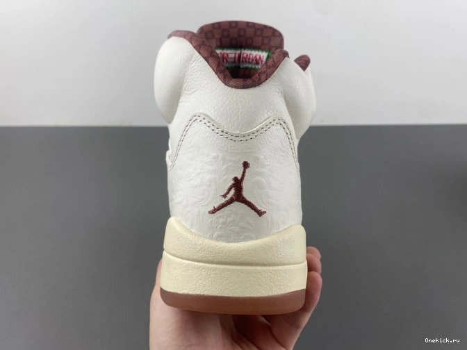 One Kick Grito Jordan Air HF8833-100 5 El 0817